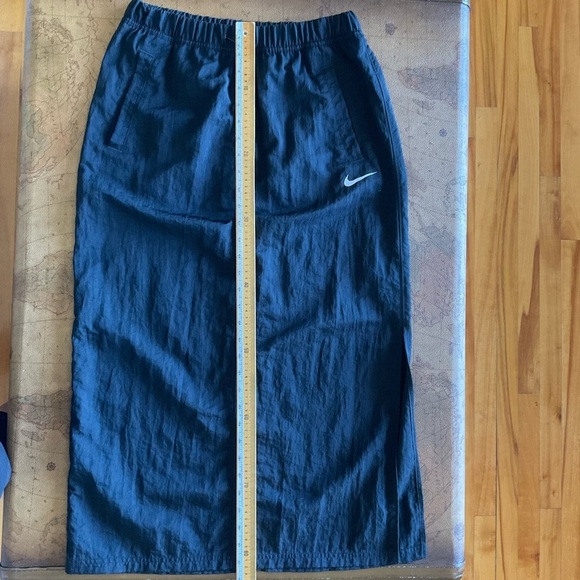 Nike Sportswear Essential woven skirt - Picture 6 of 9